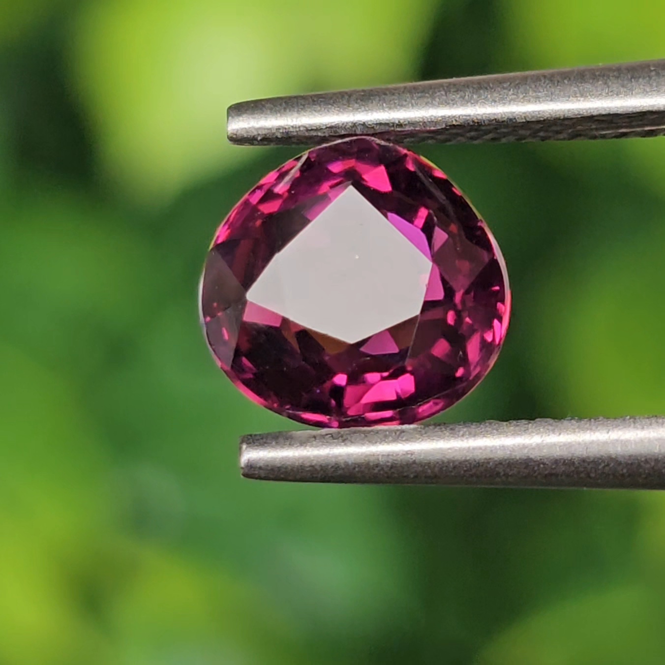 พลอย รูเบลไลต์ ทัวร์มาลีน Rubelite Tourmaline 1.27 กะรัต (Cts.) พลอยแท้ อัญมณีมงคลประจําวันเกิด เครื่องประดับพลอย
