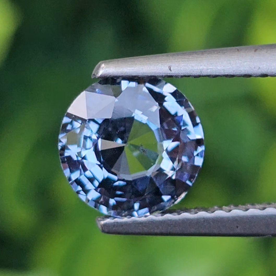 สปิเนล (Spinel ) 1.56 กะรัต (Cts.) พลอยแท้ อัญมณีมงคลประจําวันเกิด เครื่องประดับพลอย