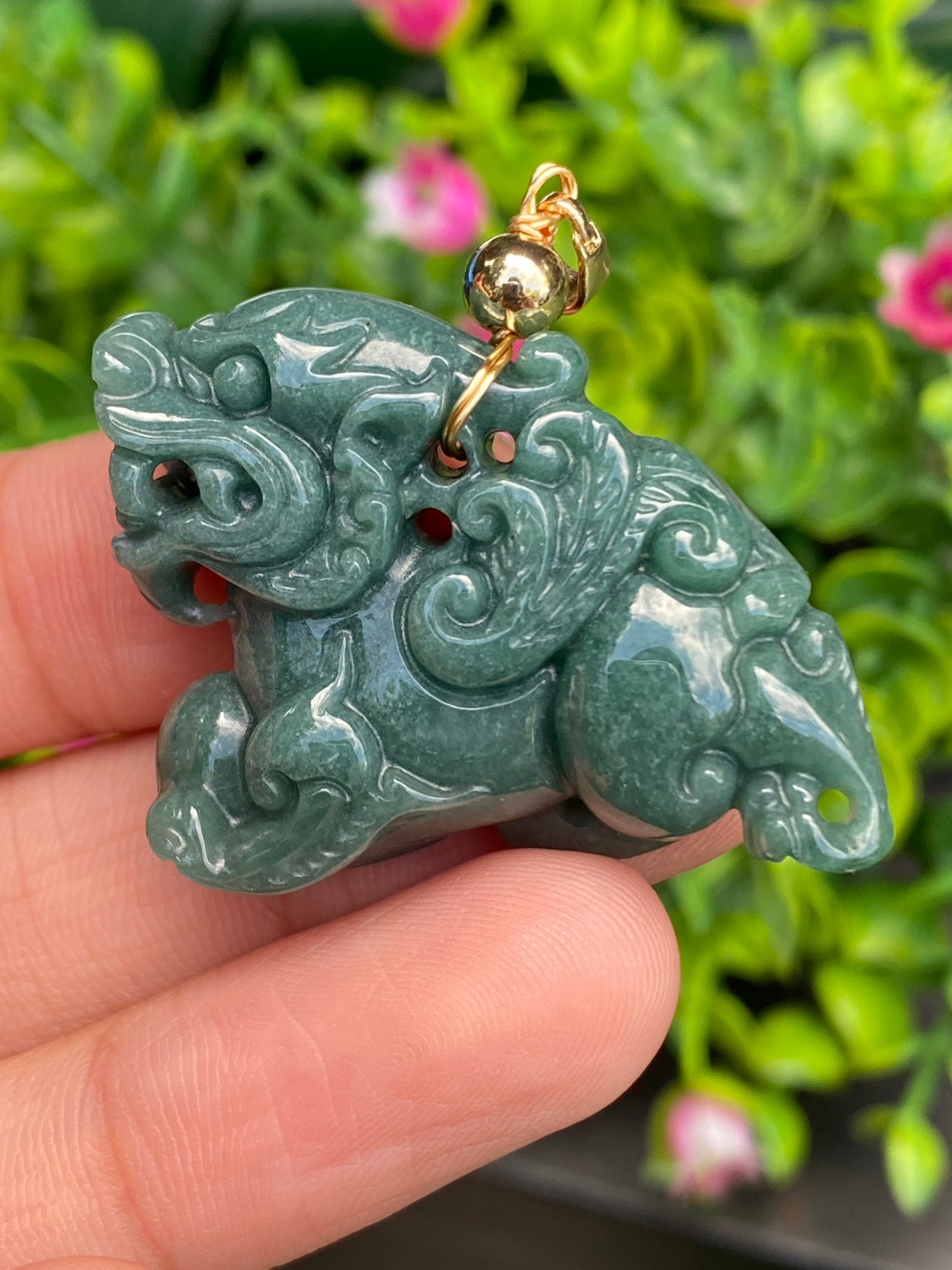 หยก พม่า แท้ Jade จี้หยก (jadeite) แกะสลักปี่เซียะ 82.80 กะรัต (Cts.) ดิบ ไม่ผ่านการปรับปรุง (Type A) พม่า (Myanmar)