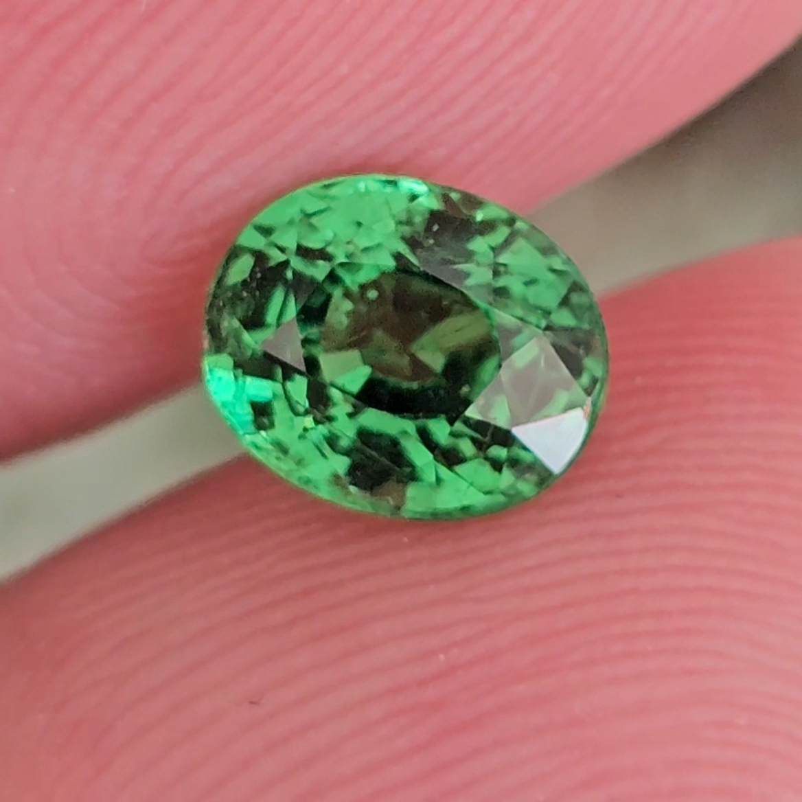 พลอย ซาโวไรท์ Tsavorite Garnet 1.16 กะรัต (Cts.) ดิบ Unheated พร้อมใบเซอร์ อัญมณีมงคลประจําวันเกิด เครื่องประดับพลอย