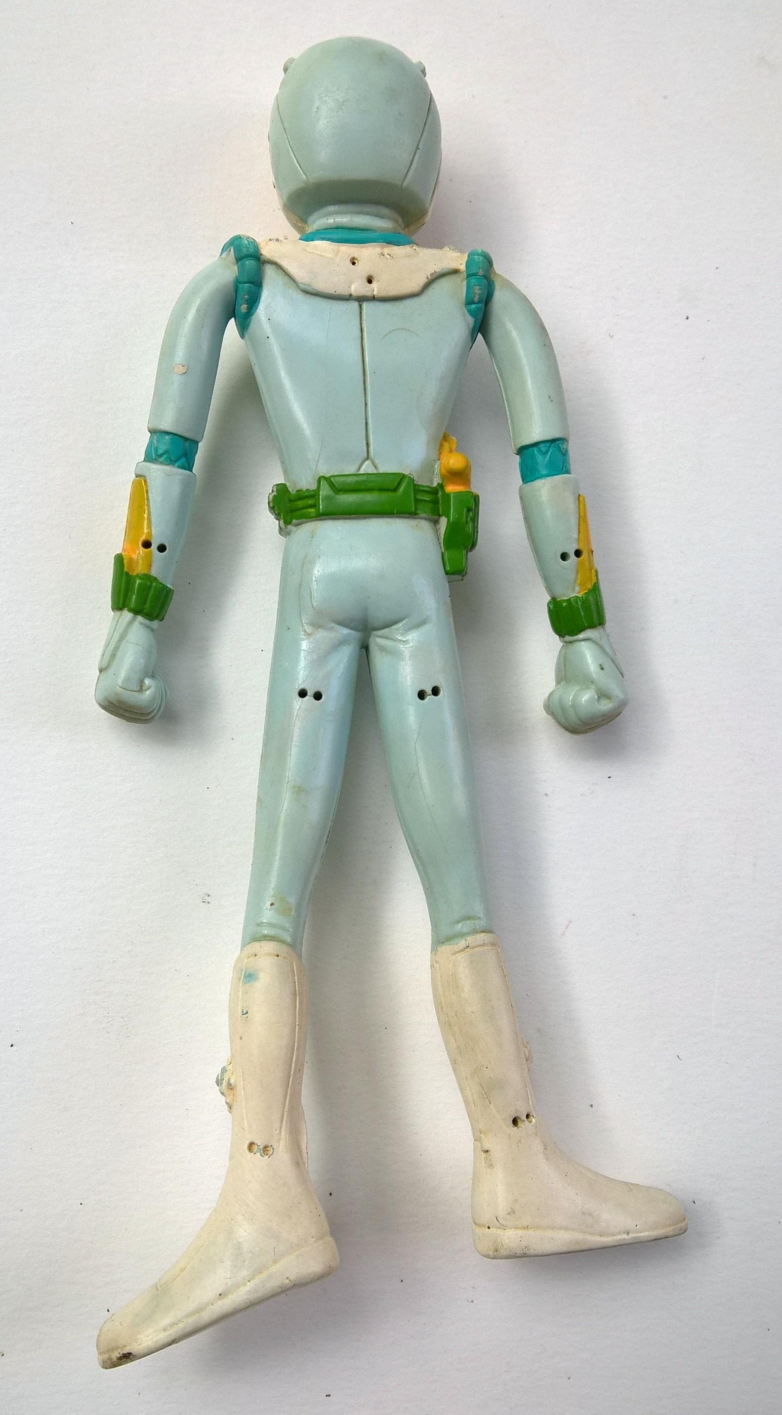 ตุ๊กตายางดัด ชุดสีฟ้าอ่อน รองเท้าบู๊ธขาว หมวกเสือ Steel Wheel Panther สตีลวีล แพนเธอร์ จากการ์ตูนเรื่อง กัปตันฟิวเจอร์