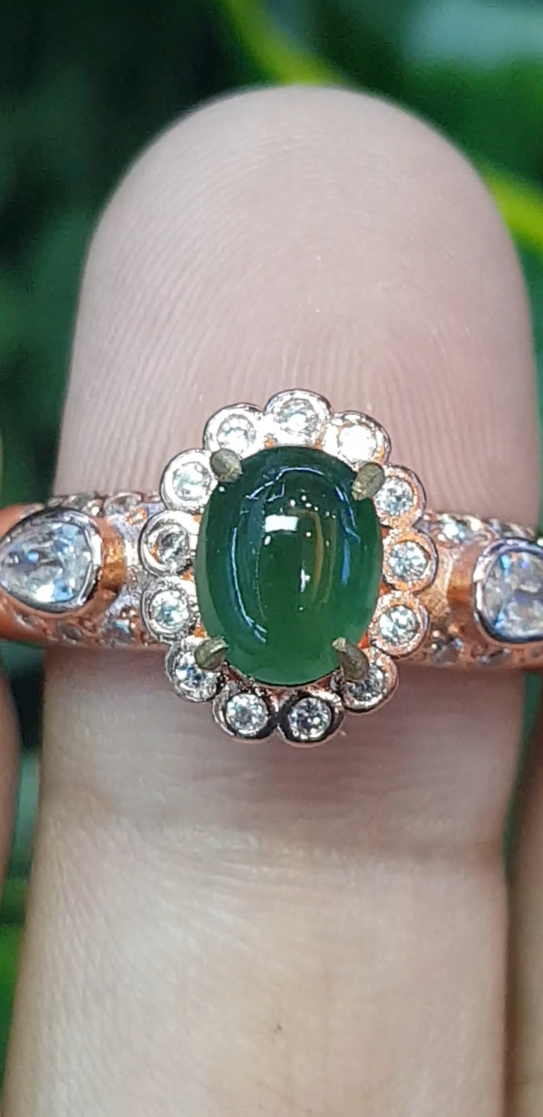 หยก พม่า แท้ Jade แหวนหยก แหวน หยก (jadeite) 1.19 กะรัต (Cts.) ดิบ (Size) 59 ไม่ผ่านการปรับปรุง (Type A) พม่า (Myanmar)