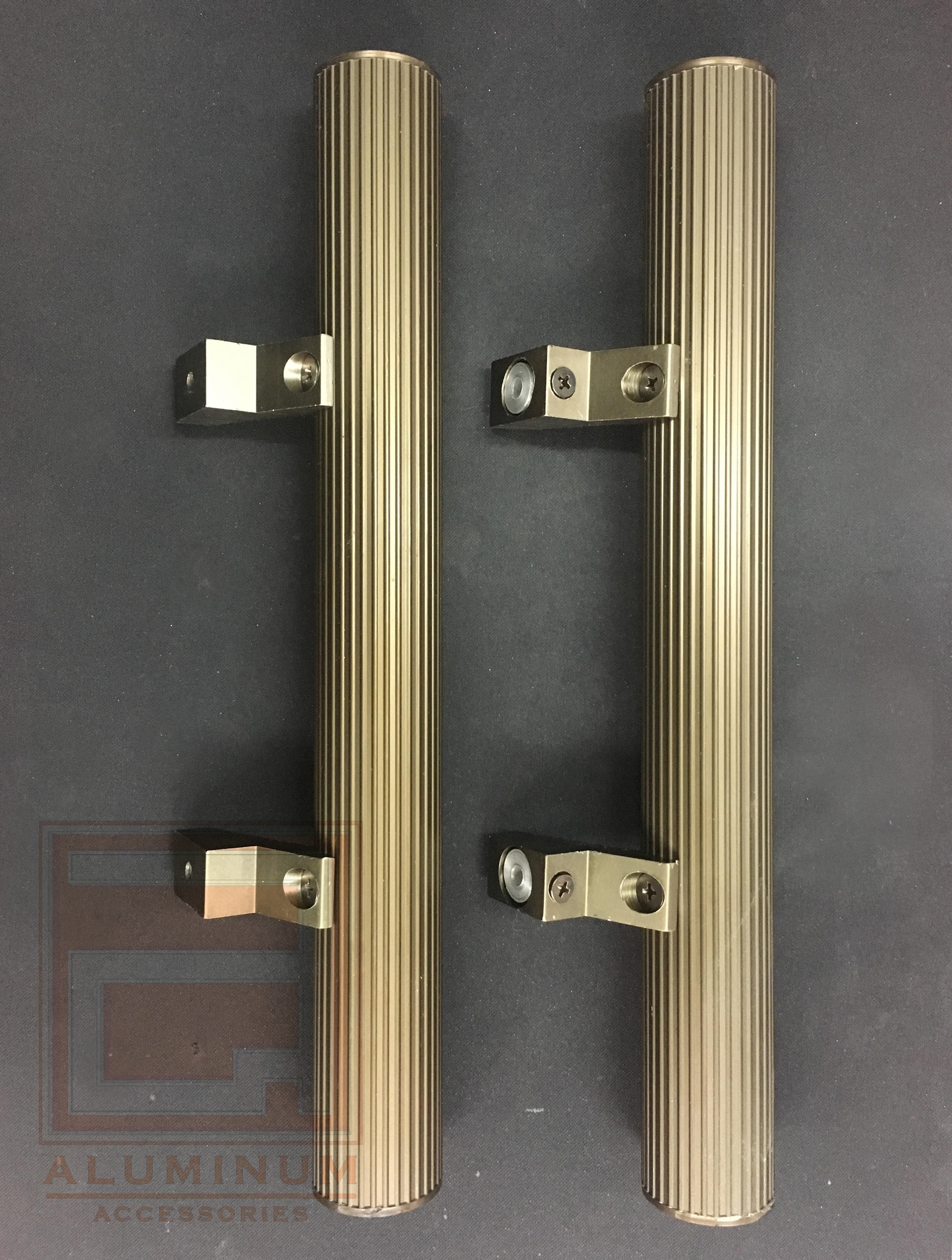 ชุดมือจับกระบอง(สีชาทอง) ระยะรู 13.5 ซม.