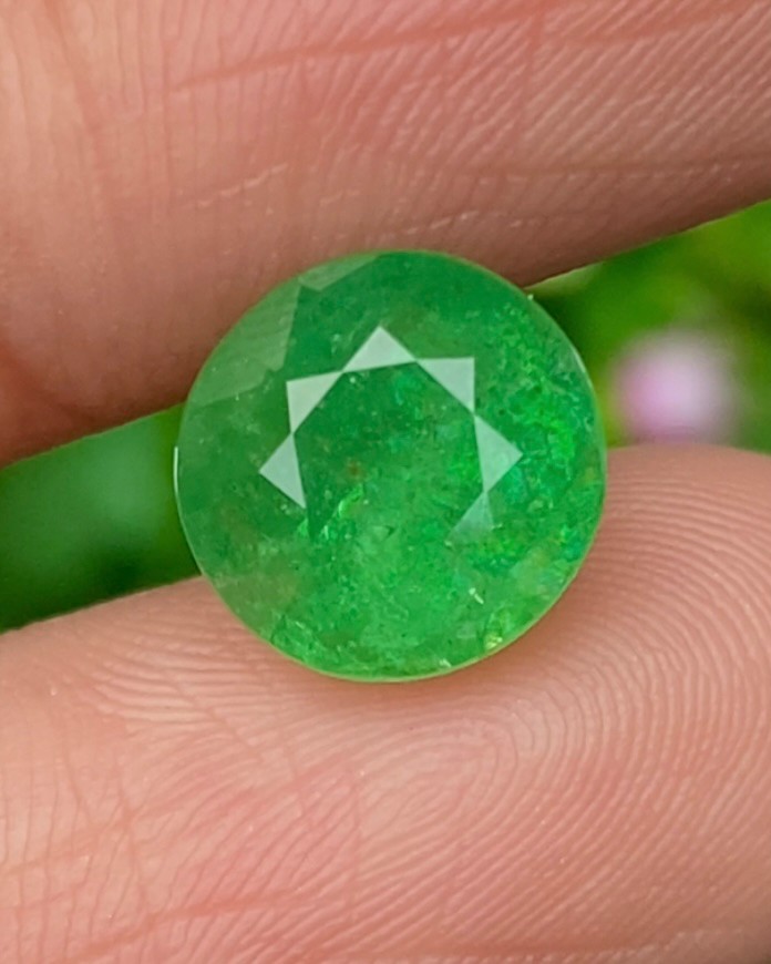 พลอย ซาโวไรท์ Tsavorite Garnet 5.59 กะรัต (Cts.) ดิบ Unheated พลอยแท้ อัญมณีมงคลประจําวันเกิด เครื่องประดับพลอย