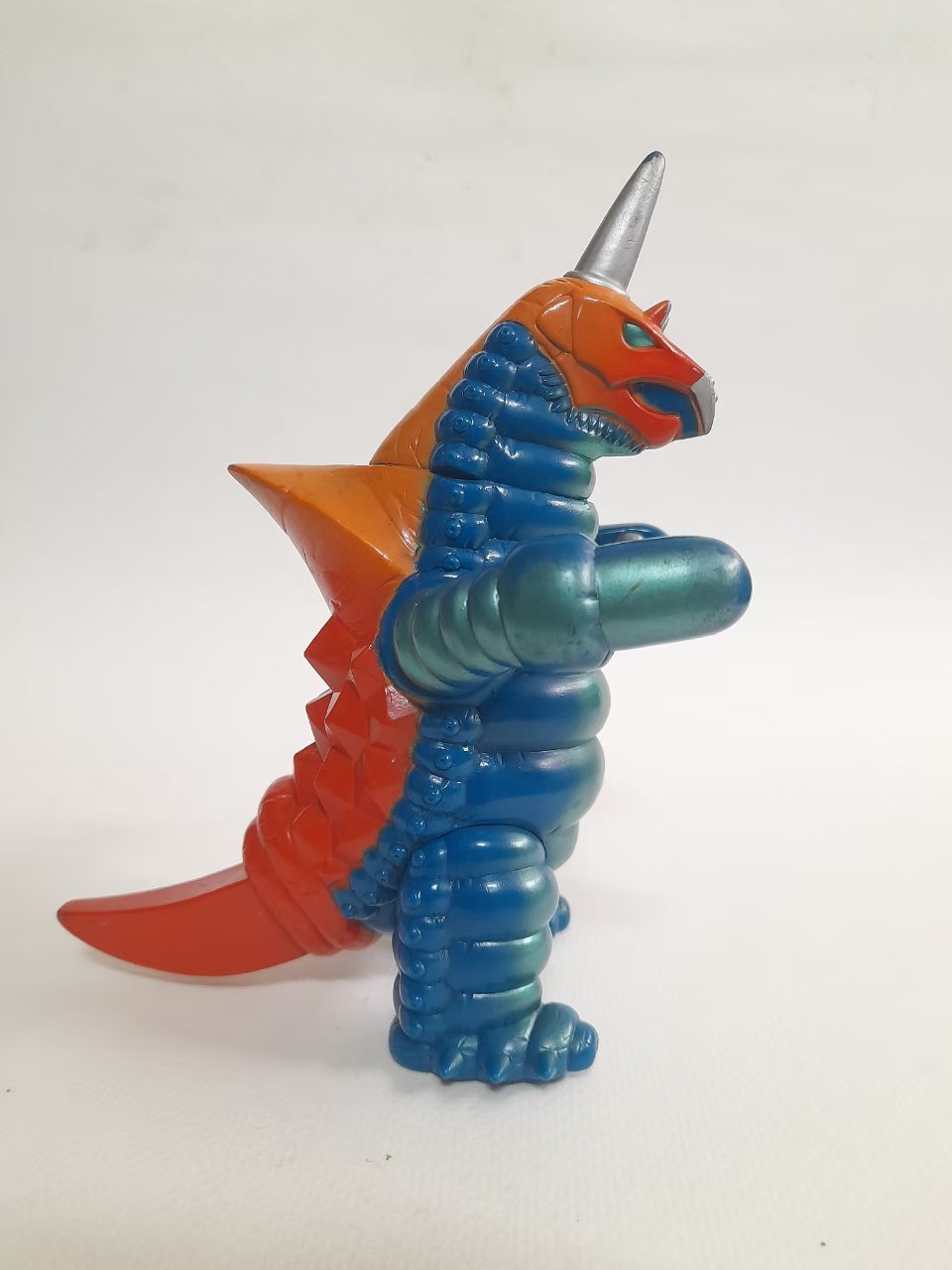 มีหลายภาพ, ซอฟ 6.5-7 นิ้ว สัตว์ประหลาด วาคิซิม จากอุลตร้าแมน เอ/เอส ขนาดตามรูปมือสองสภาพดีมีรอยบ้าง มีปั๊ม