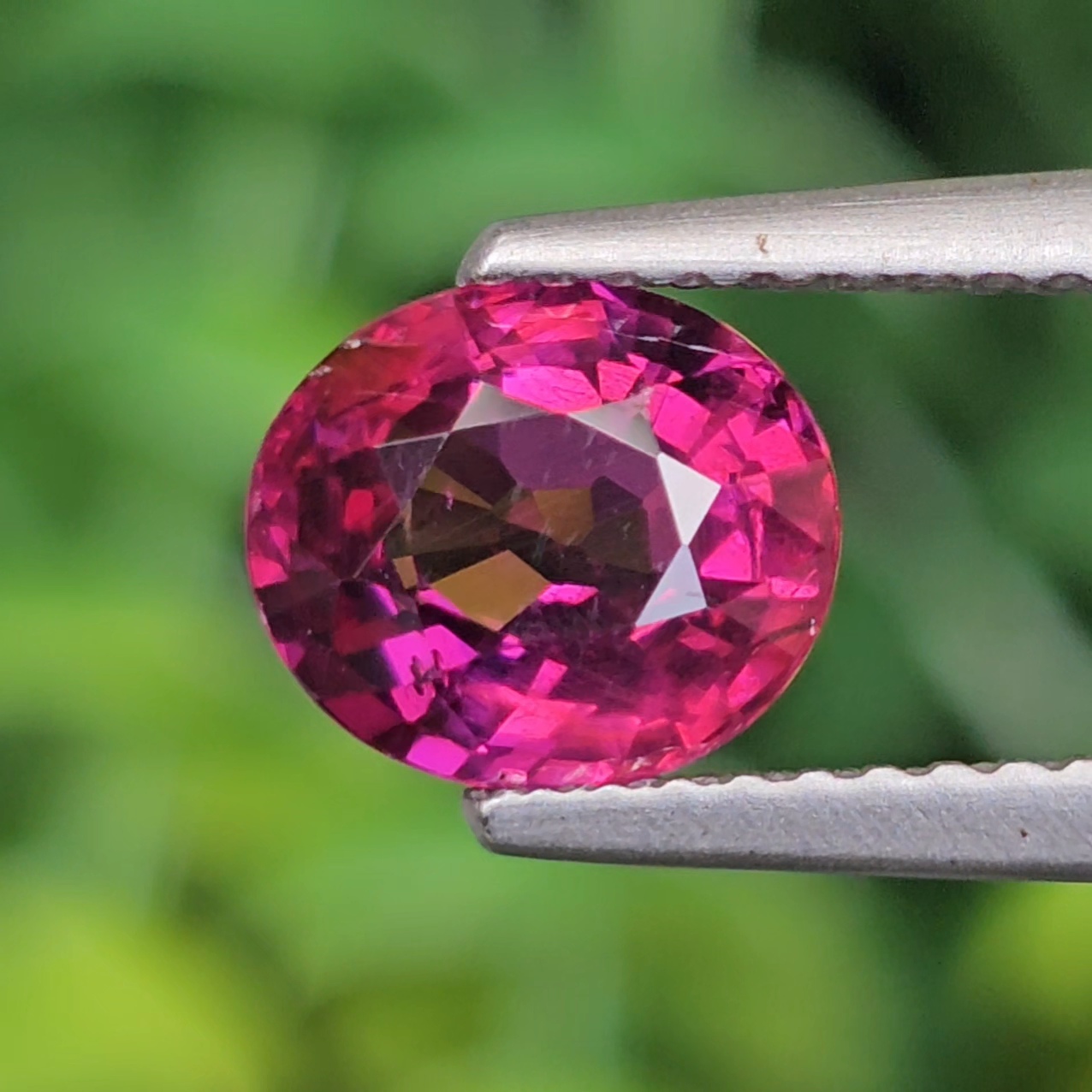 พลอย อุมบาไลต์ การ์เน็ต Umbalite Garnet 1.68 กะรัต (Cts.) ดิบ Unheated พร้อมใบเซอร์ ลอยแท้ อัญมณีมงคลประจําวันเกิด เครื่องประดับพลอย