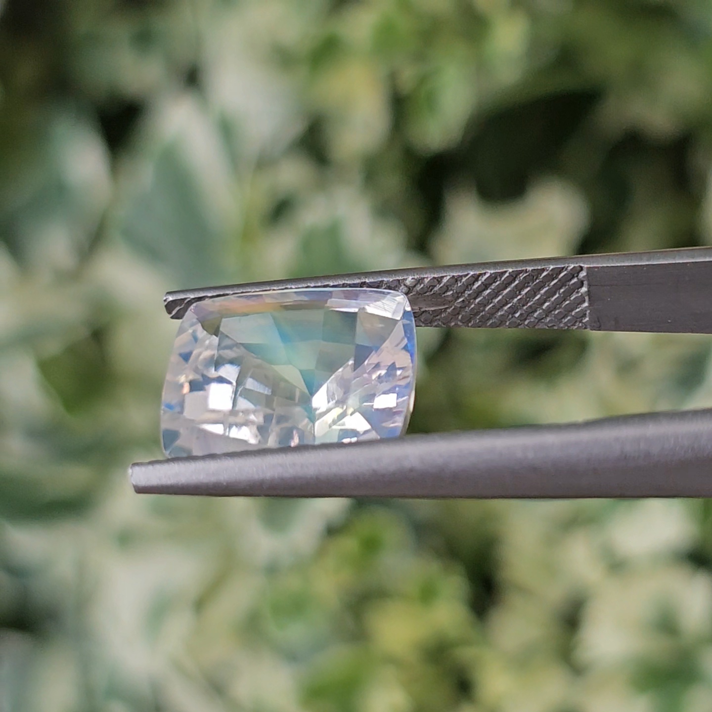 พลอย มูนสโตน เรนโบว์ Rainbow Moonstone 5.64 กะรัต (cts.) พลอยแท้ อัญมณีมงคลประจําวันเกิด เครื่องประดับพลอย