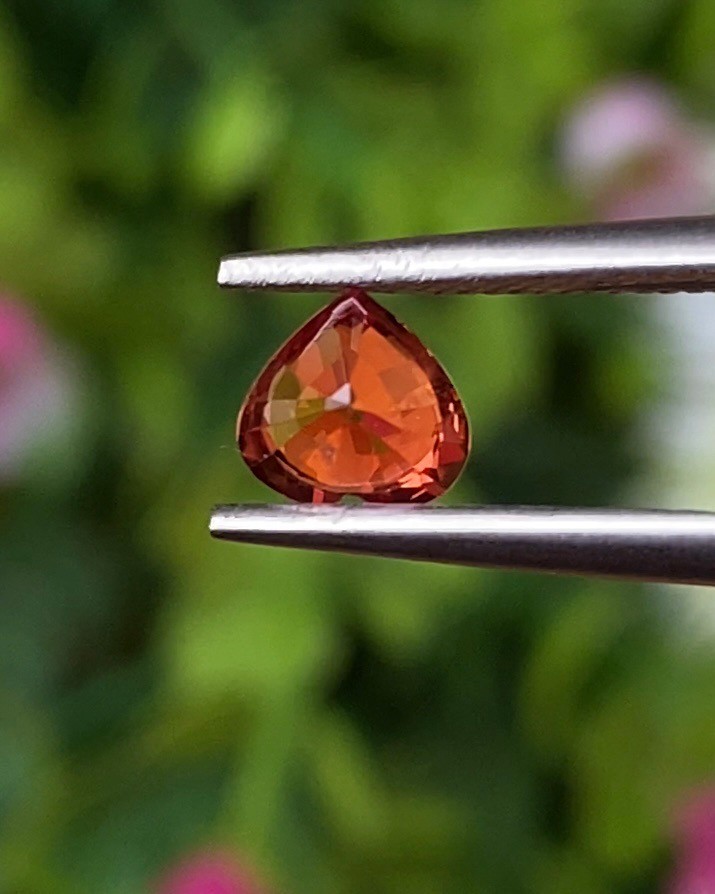 พลอย ออเรนจ์ แซฟไฟร์ Orange Sapphire 0.59 กะรัต (Cts.) พลอยแท้ อัญมณีมงคลประจําวันเกิด เครื่องประดับพลอย