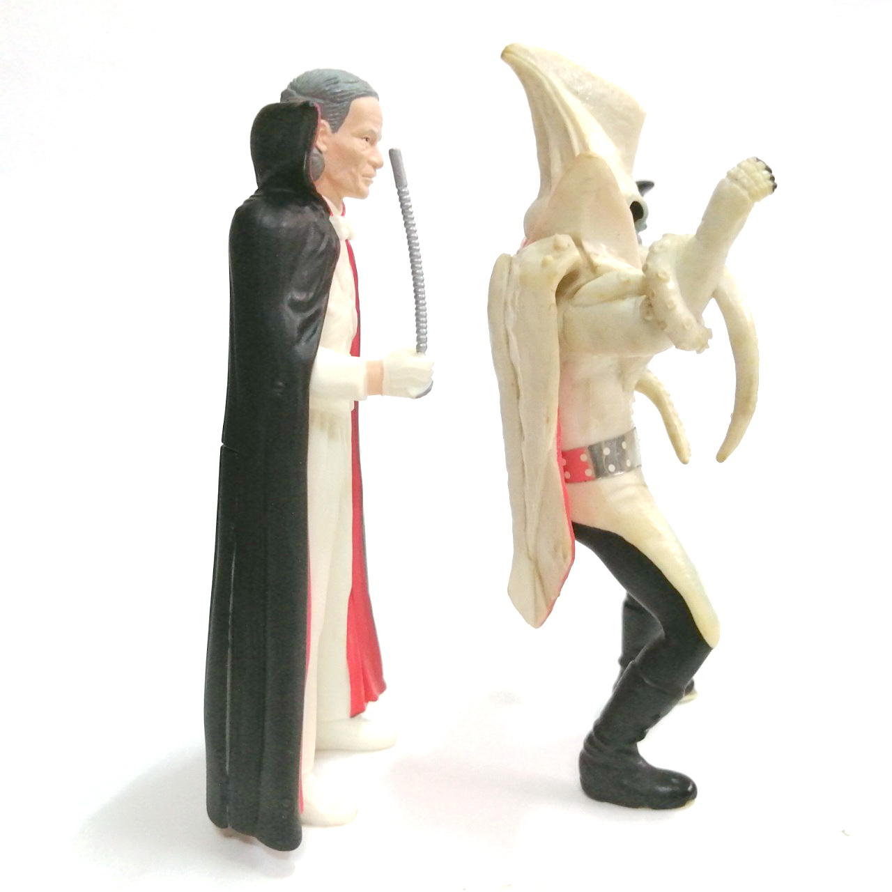 ของสะสม ดร.ชินิงามิ แห่ง องค์การช้อคเกอร์ และ อิกะเดวิล ร่างแปลงของ ดร.ชินิงามิ เป็นแคนดี้ทอยย์ ยางตัน อิกะเดวิล ไม่มีหัวเข็มขัด ขายเหมาตามสภาพ 2ตัวไม่แยก