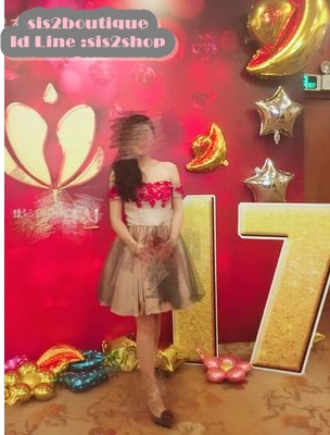 Pre-order ชุดแฟนซี ชุดเจ้าสาว ชุดราตรีสั้น สีชมพูกะปิ ไหล่ปาด แต่งดอกไม้ช่วงอก กระโปรงพองสวย เชือกผูกหลัง