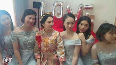 Pre-order ชุดราตรียาวสีเทาแบบไหล่ปาด แต่งลูกไม้ กระโปรงตาข่ายเชือกผูกหลัง