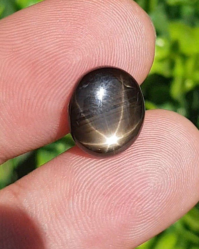 พลอย แบล็ค สตาร์ แซฟไฟร์ Black Star Sapphire 6.18 กะรัต (Cts.) ดิบ Unheated พลอยแท้ อัญมณีมงคลประจําวันเกิด เครื่องประดับพลอย