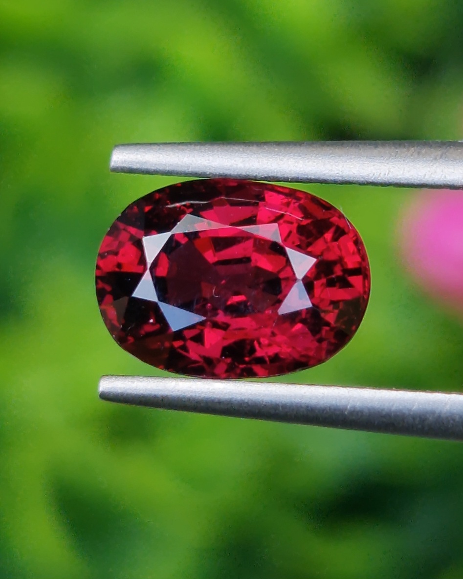 พลอย โรโดไลต์ กาเน็ท Rhodolite Garnet 2.68 กะรัต Cts.พลอยแท้ อัญมณีมงคลประจําวันเกิด เครื่องประดับพลอย