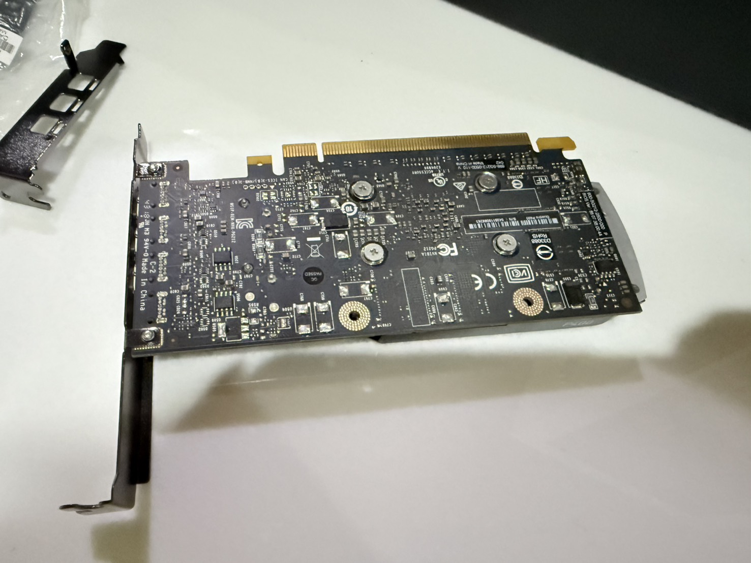 Nvidia Quadro P400 2GB GDDR5 มีกล่อง