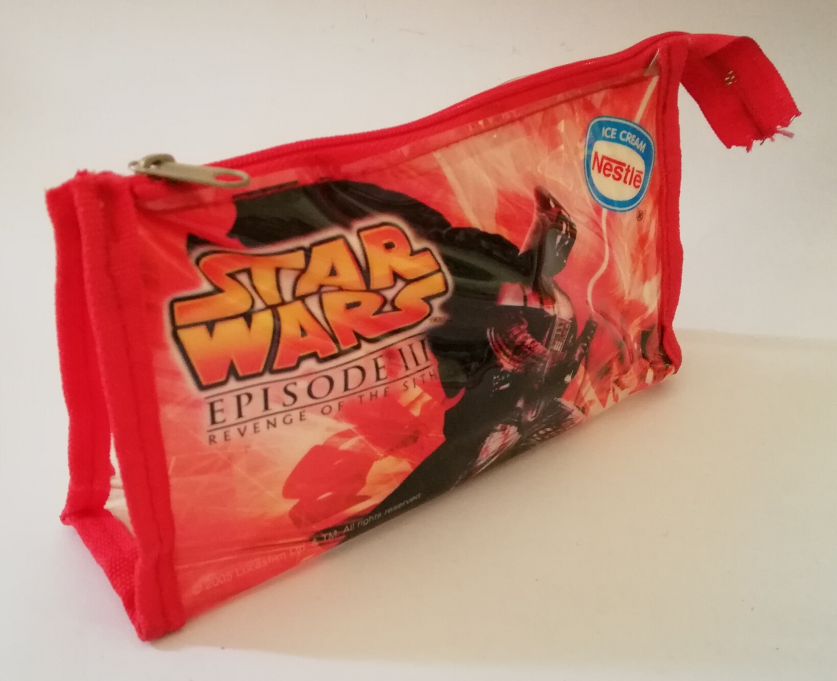 Revenge of the Sith กระเป๋าพลาสติกใส, ขอบและซิปแดงลายดาร์ธ เวเดอร์(Darth Vader) ไอศครีมเนสเล่