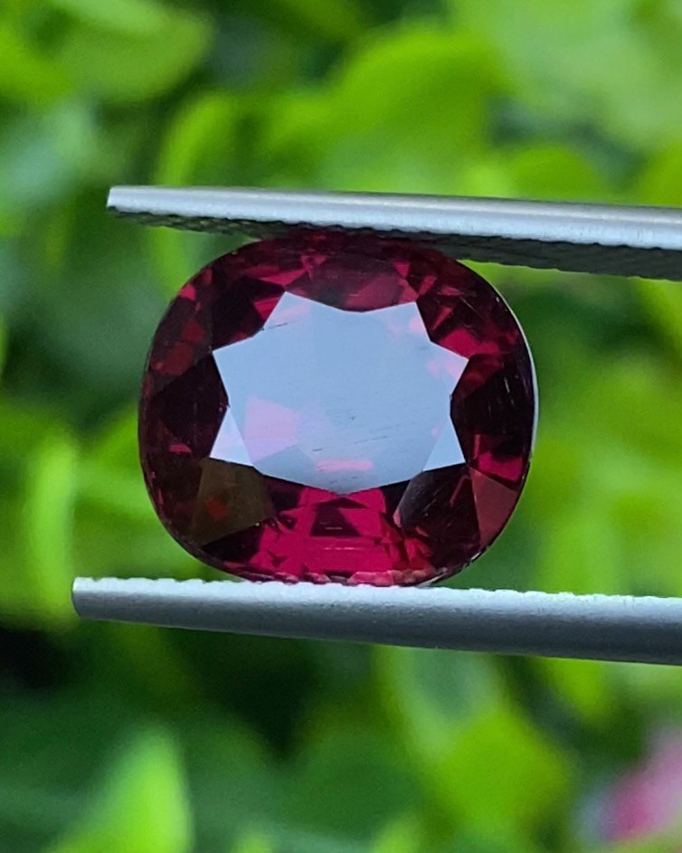 พลอย โรโดไลต์ การ์เน็ท Rhodolite Garnet 6.74 กะรัต (Cts.) พลอยแท้ อัญมณีมงคลประจําวันเกิด เครื่องประดับพลอย