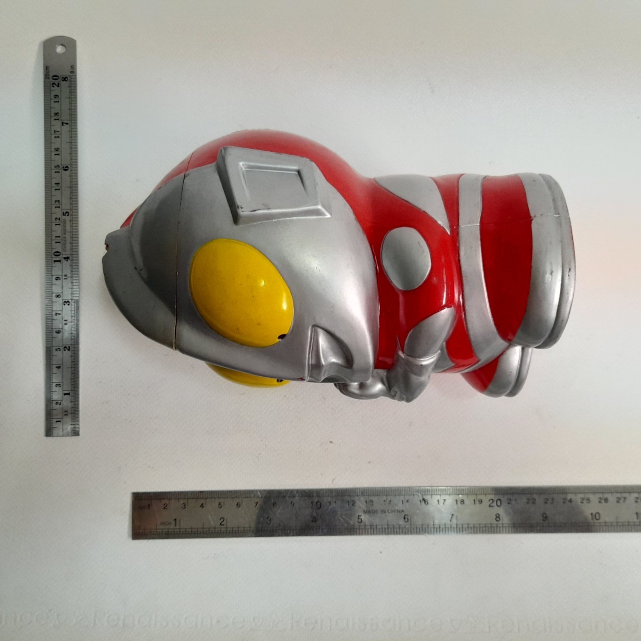 กระปุกออมสิน อุลตร้าแมน เปิดฝาได้ ของเอเพกซ์ทอยส์ ลิขสิทธิ์แท้ไชโยฯขนาดตามรูป มือสองสภาพดี มีรอยบ้างงานสะสมเก่าเก็บ