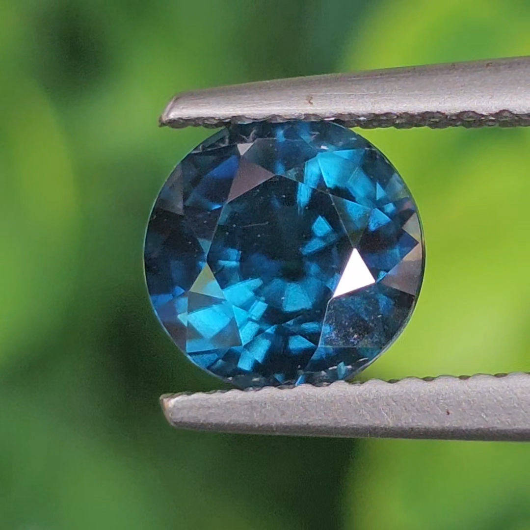 พลอย เพทาย Natural Zircon 1.93 กะรัต (Cts.) พร้อมใบเซอร์ พลอยแท้อัญมณีมงคล ประจําวันเกิด เครื่องประดับพลอย