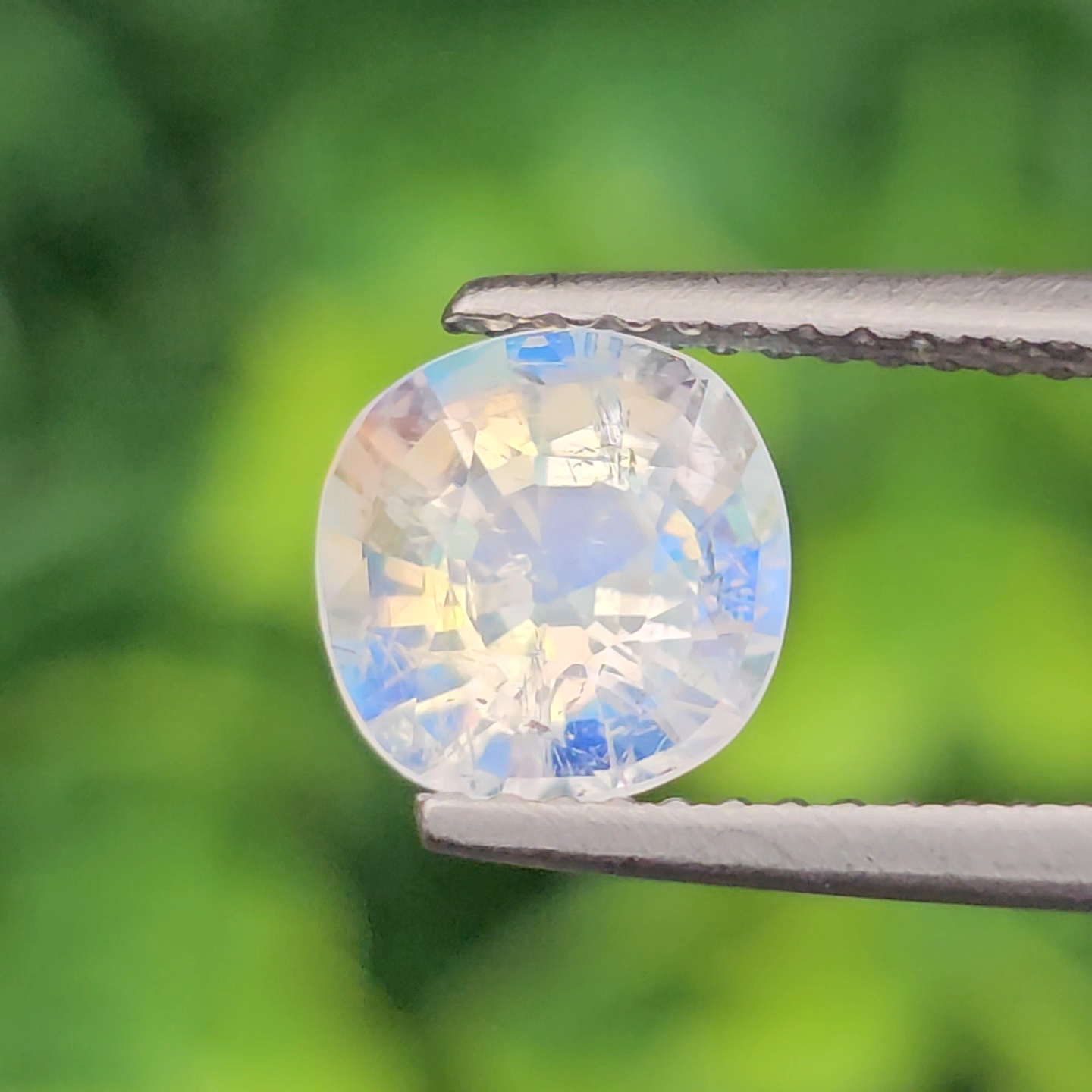 พลอย มูนสโตน เรนโบว์ rainbow moonstone 1.47 กะรัต (cts.) พลอยแท้ อัญมณีมงคลประจําวันเกิด เครื่องประดับพลอย