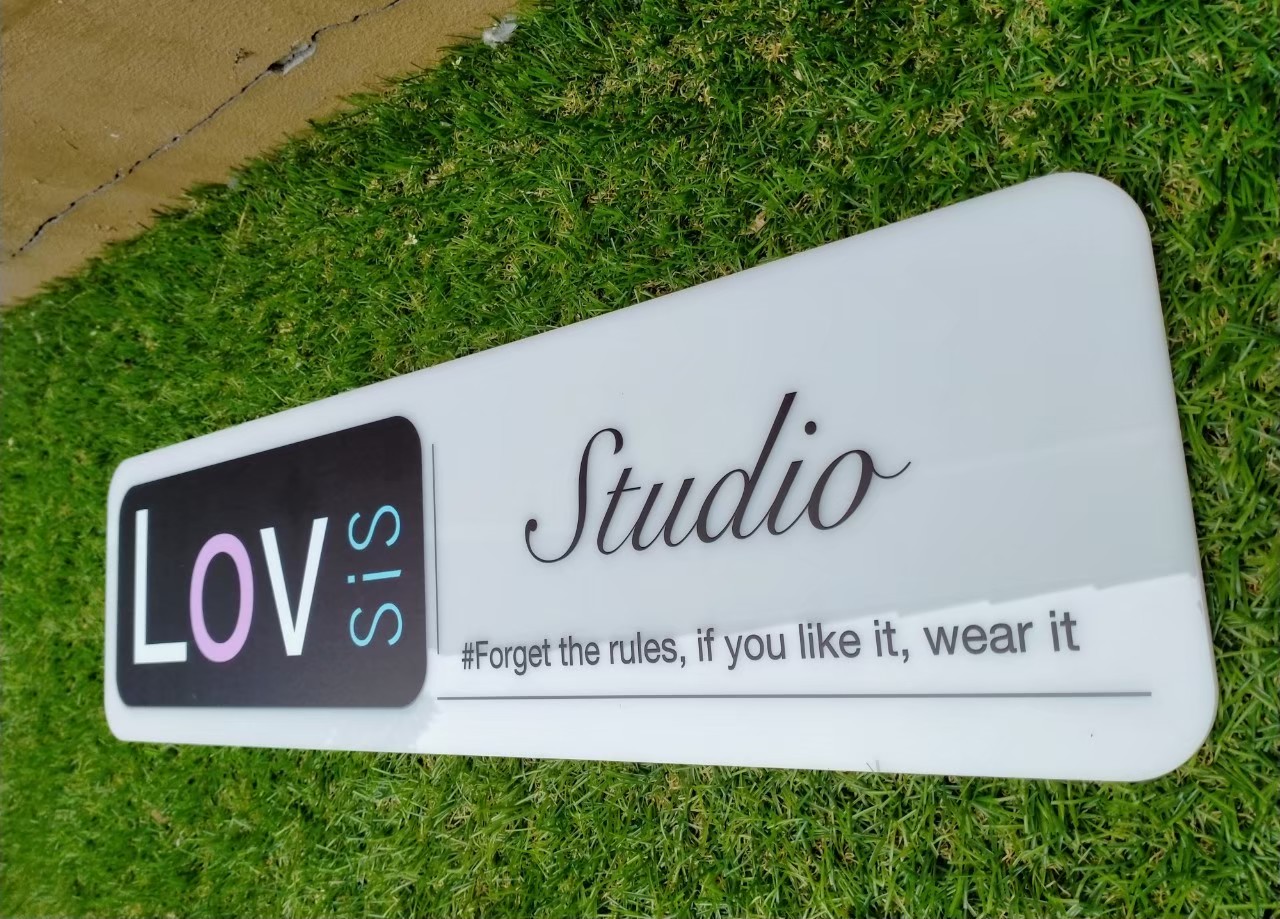 ป้ายพิมพ์สกรีนยูวีบนสแตนเลส