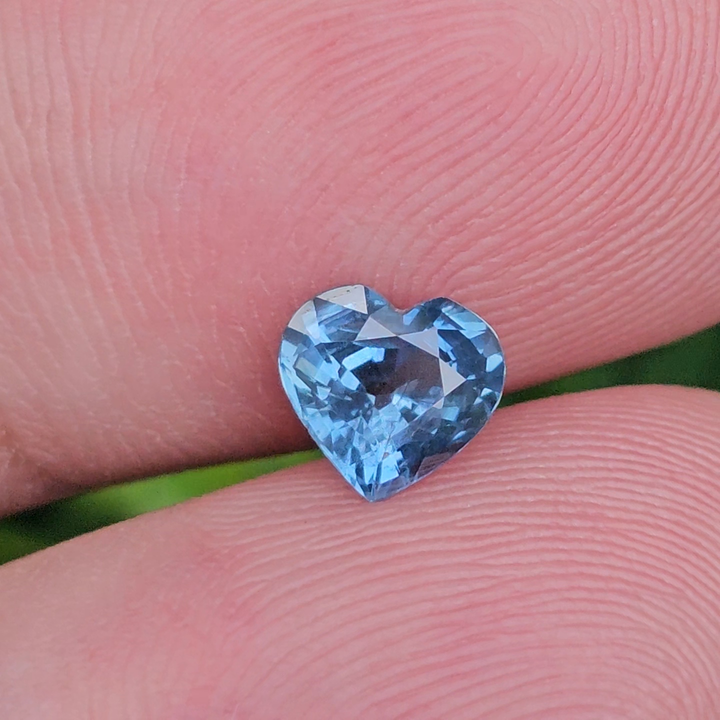 พลอย ไพลิน (Blue Sapphire) 1.05 กะรัต (Cts.) พลอยแท้ อัญมณีมงคลประจําวันเกิด เครื่องประดับพลอย