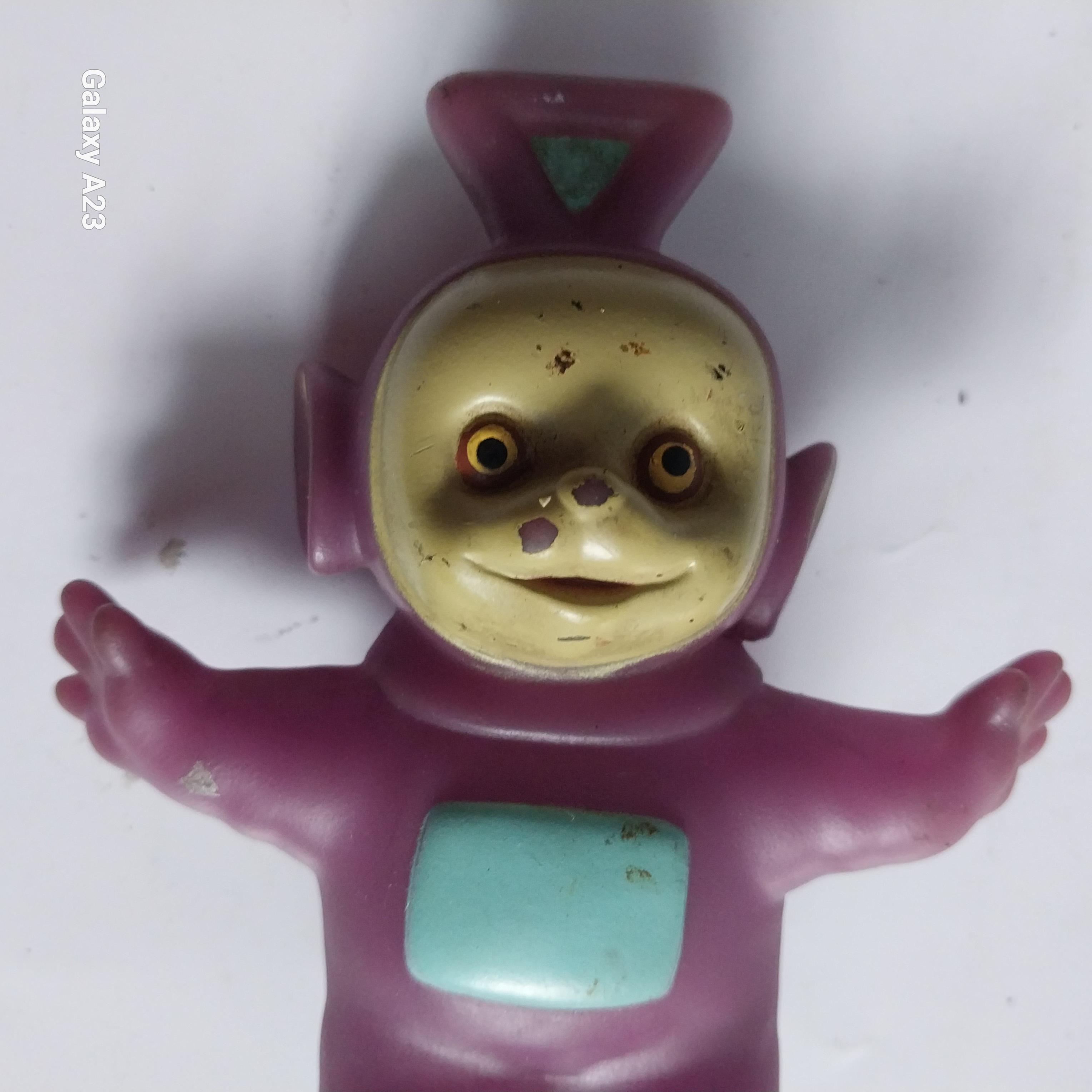 มีหลายภาพ มีตำหนิ โปรดดูทุกภาพ ,ตุ๊กตายางเทเลทับบี้ ขนาด4" จำนวน 3 ตัว ,teletubbies ,เทเลทับบีส์