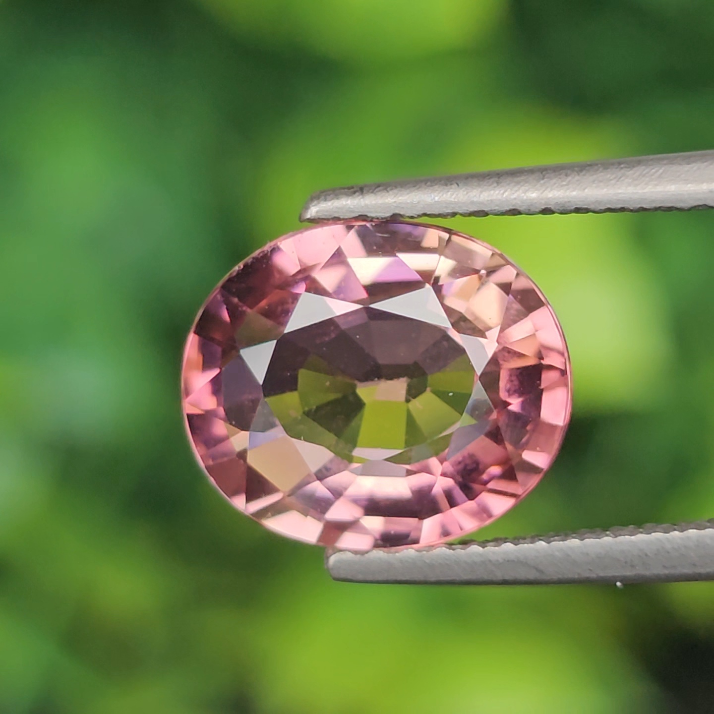 พลอย ทัวร์มารีน (Tourmaline) 2.68 กะรัต (Cts.) อัญมณีมงคลประจําวันเกิด เครื่องประดับพลอย