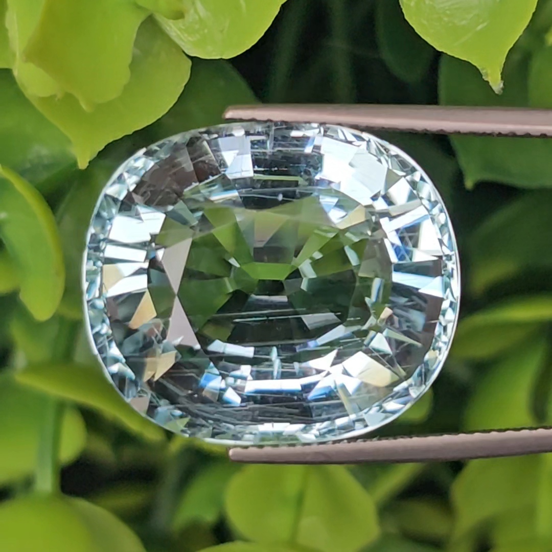 พลอย อความารีน Aquamarine 28.28 กะรัต (Cts.) พลอยแท้ อัญมณีมงคลประจําวันเกิด เครื่องประดับพลอย