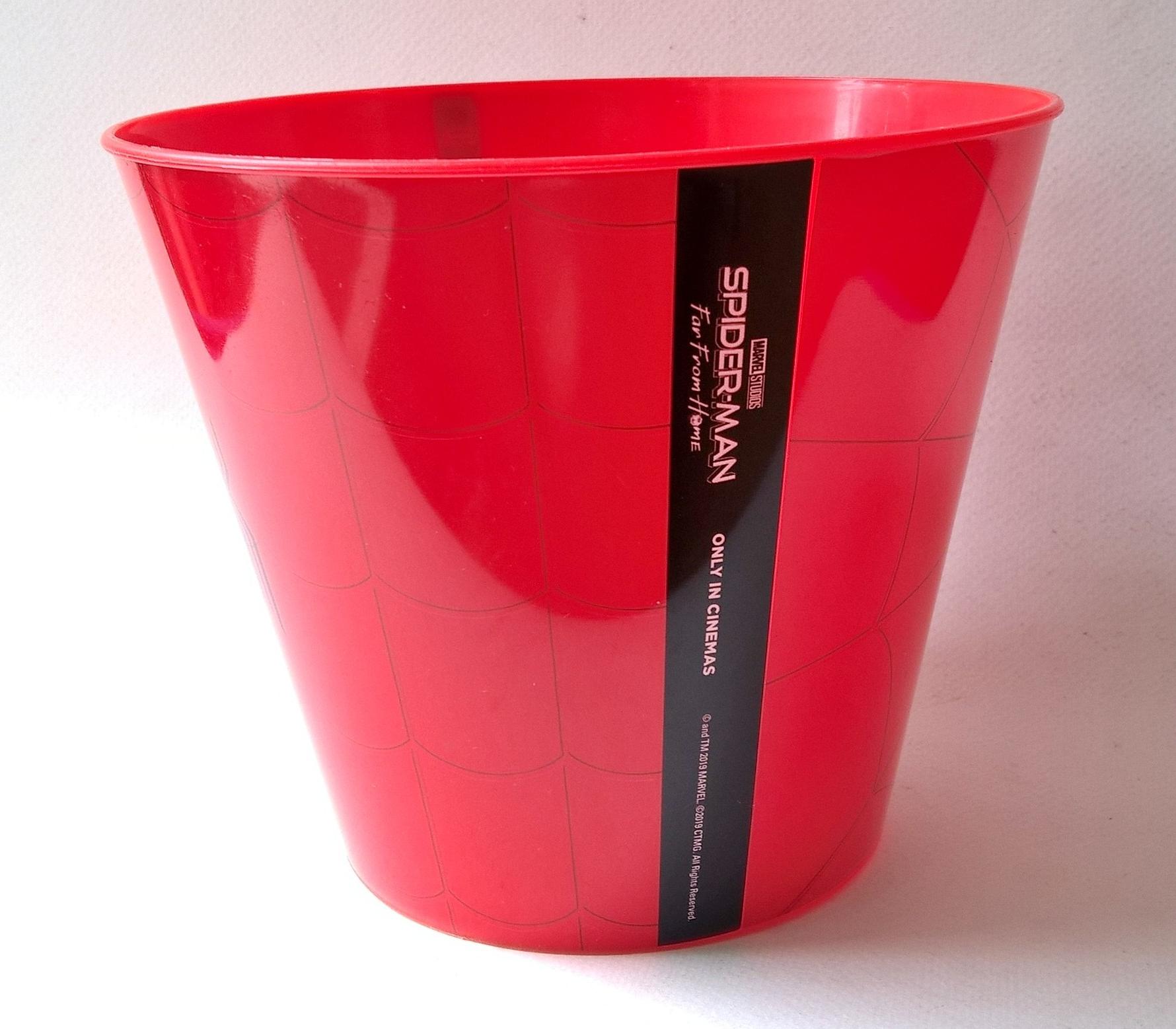 ของสะสมจากภาพยนต์แนวอนิเมชั่น " ถังข้าวโพด พร้อมแว่นตา Spiderman Far from Home " จาก เมเจอร์ ซีนีเพล็ซ์ Major Cineplex's collectible Pop corn bucket with Spierman design printing and eye glasses, size of bucket is abt.17*14 cm.+piderman eye