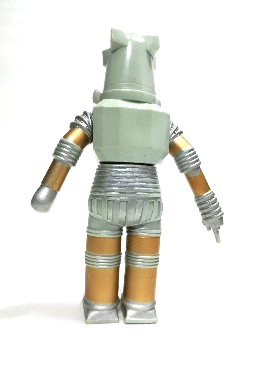 ซอฟ6.5- 7 นิ้ว หุ่นยนต์ ยูทอม จากอุลตร้าเซเว่น ปี1983 มือสองสภาพดีมีรอยบ้าง