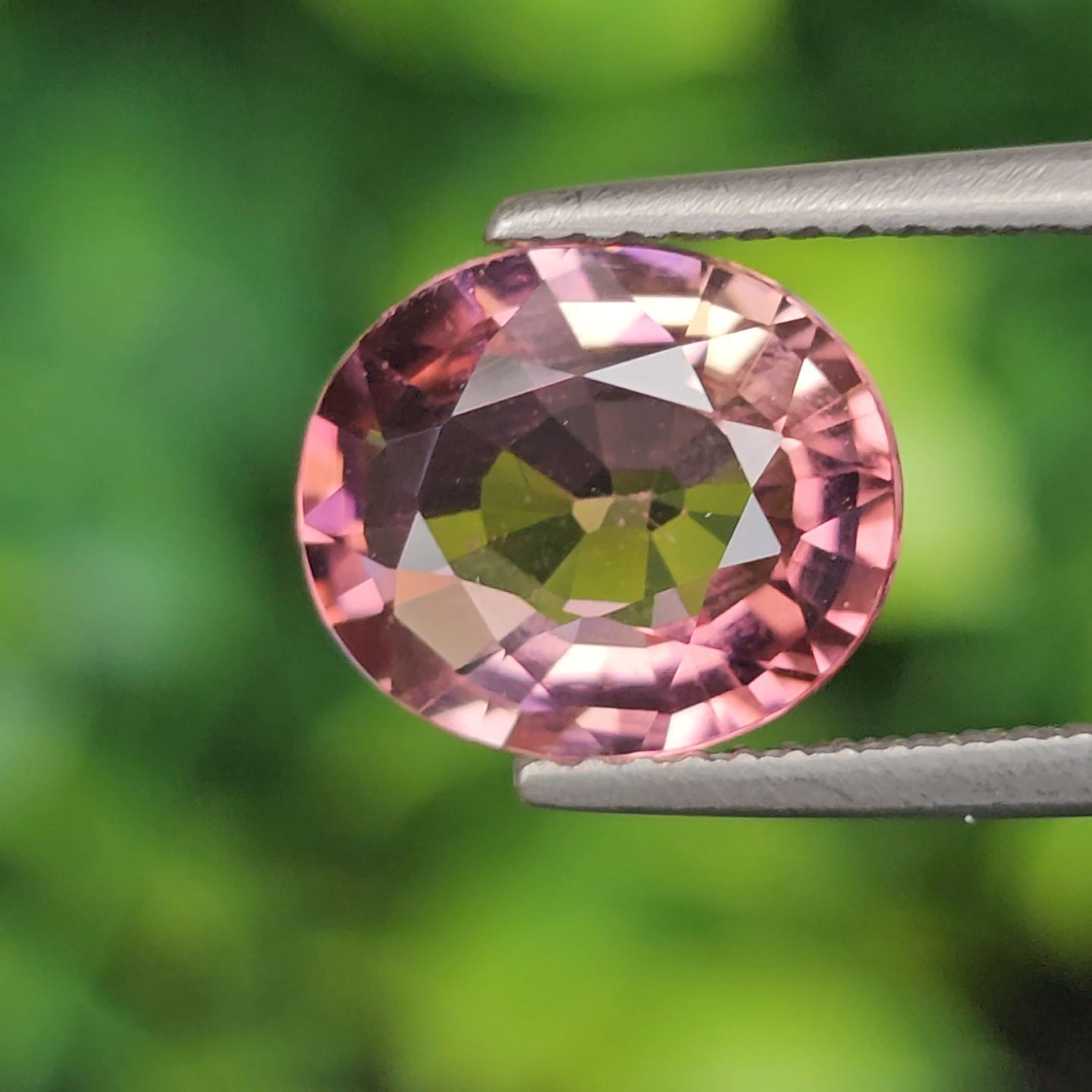 พลอย ทัวร์มารีน (Tourmaline) 2.68 กะรัต (Cts.) อัญมณีมงคลประจําวันเกิด เครื่องประดับพลอย