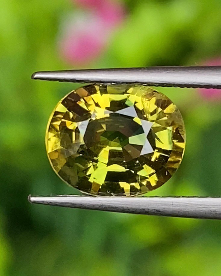 พลอย บุษราคัม yellow sapphire 2.69 กะรัต (Cts.) พลอยแท้ อัญมณีมงคลประจําวันเกิด เครื่องประดับพลอย