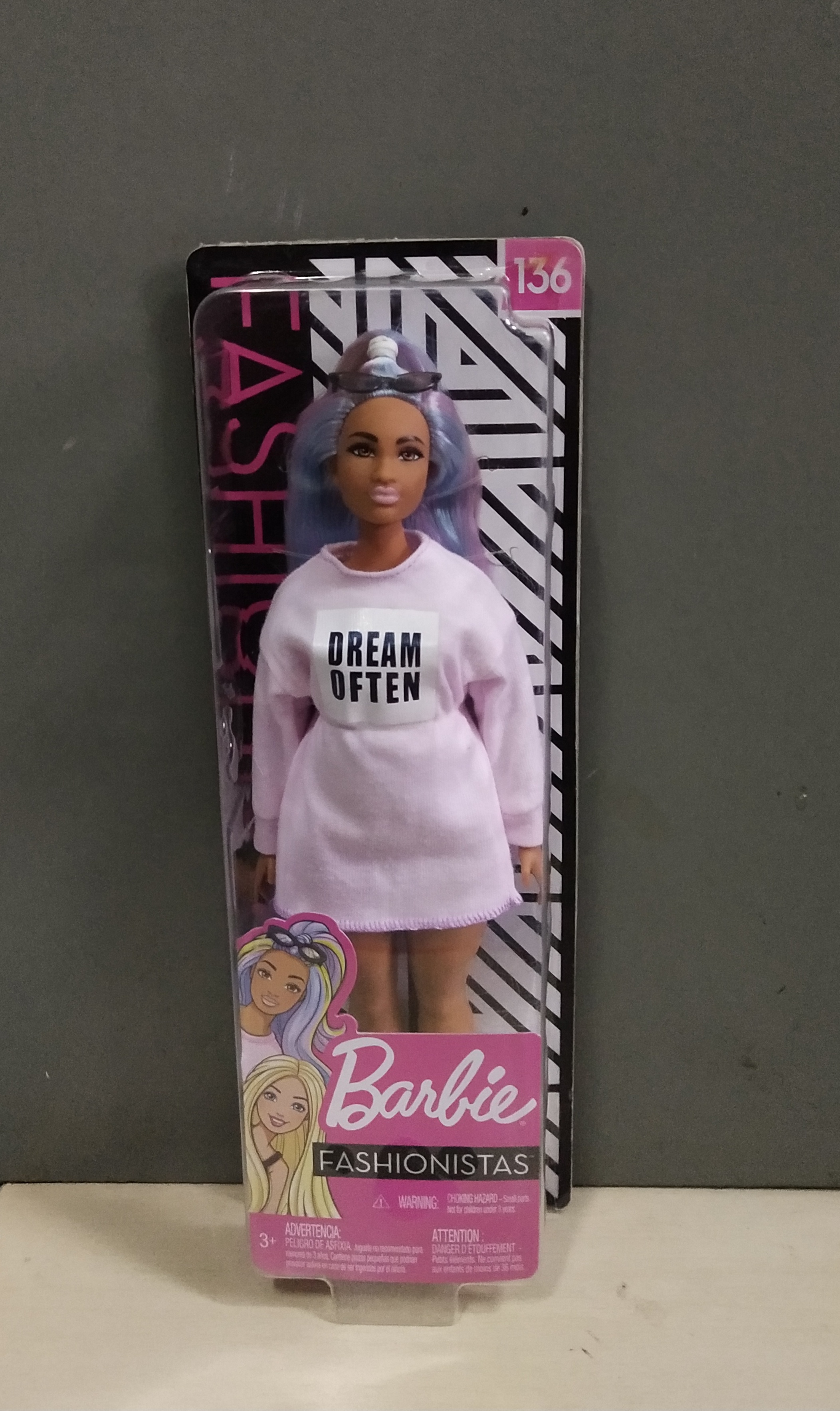 มีหลายภาพ ตุ๊กตาบาร์บี้อวบ Barbie Fashionistas#136 with long rainbow hair