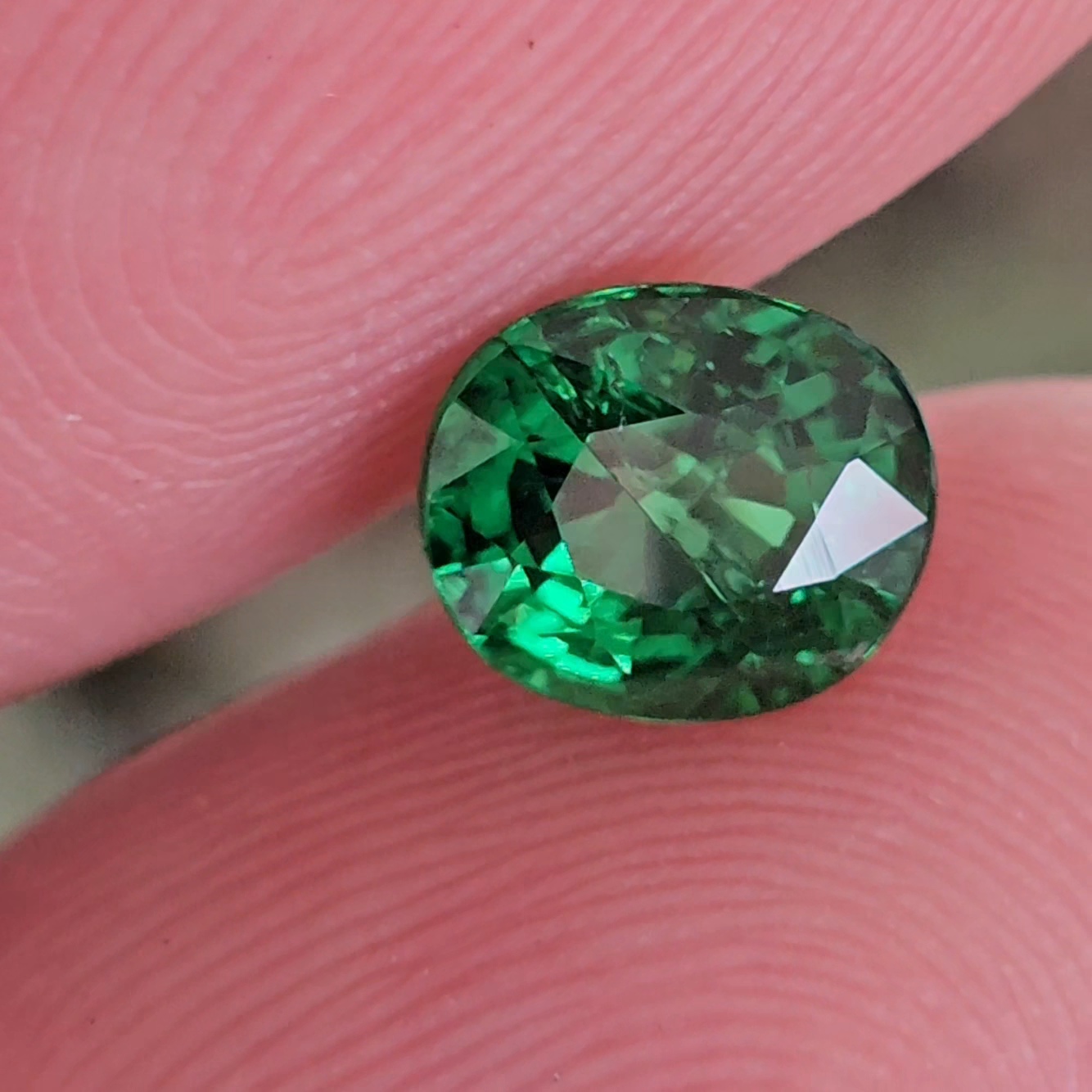 พลอย ซาโวไรท์ Tsavorite Garnet 1.28 กะรัต (Cts.) ดิบ Unheated พร้อมใบเซอร์ อัญมณีมงคลประจําวันเกิด เครื่องประดับพลอย