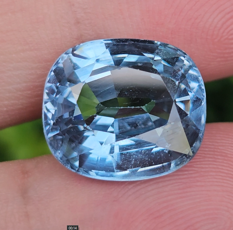 พลอย บลู โทแพซ (Blue Topaz) 18.11 กะรัต (Cts.) พลอยแท้ อัญมณีมงคลประจําวันเกิด เครื่องประดับพลอย