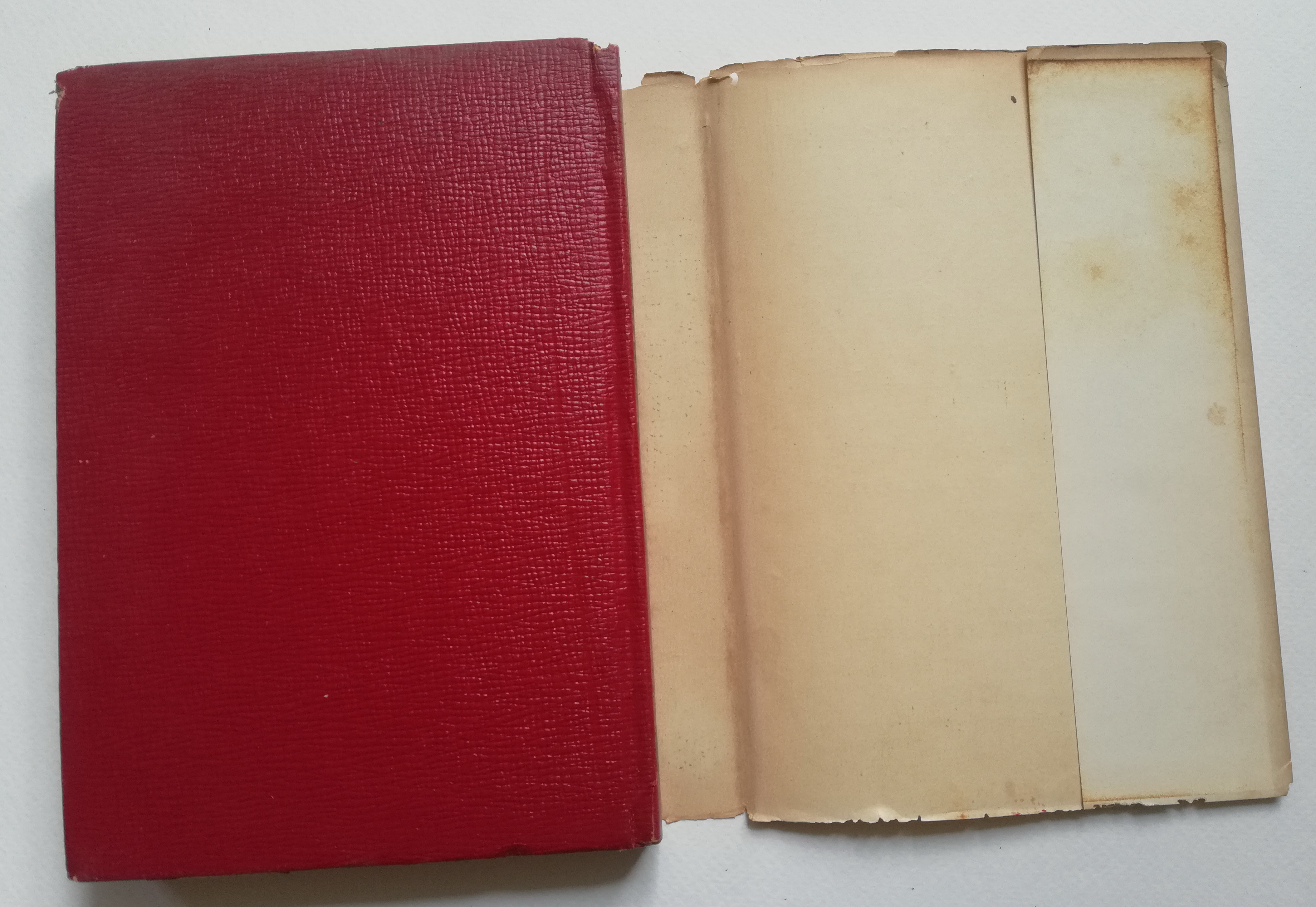 หนังสือเก่า พิมพ์ครั้งที่3 พ.ศ. 2513 "Dictionary of Commerce พจนานุกรมศัพท์พานิชย์" โดย กมล ชูทรัพย์ A.CBI. (LONDON) F.F.C.S (GUILDFORD) Dip in Accounting (LONDON) ) และ วิทยา ศรีเครือวัลย์ F. Com, A.,F.F.C.S.(GUILDFORD) บรรจุศัพท์ต่างๆเกี่ยวกับ