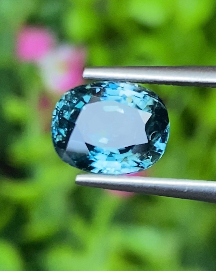 พลอย เพทาย (Zircon) 3.24 กะรัต (Cts.) พลอยแท้ อัญมณีมงคลประจําวันเกิด เครื่องประดับพลอย