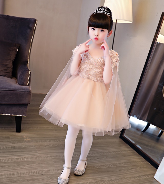 Pre-order ชุดราตรีเด็ก แขนกุด แต่งขนนกช่วงบน กระโปรงตาข่าย เชือกผูกหลัง น่ารักมาก