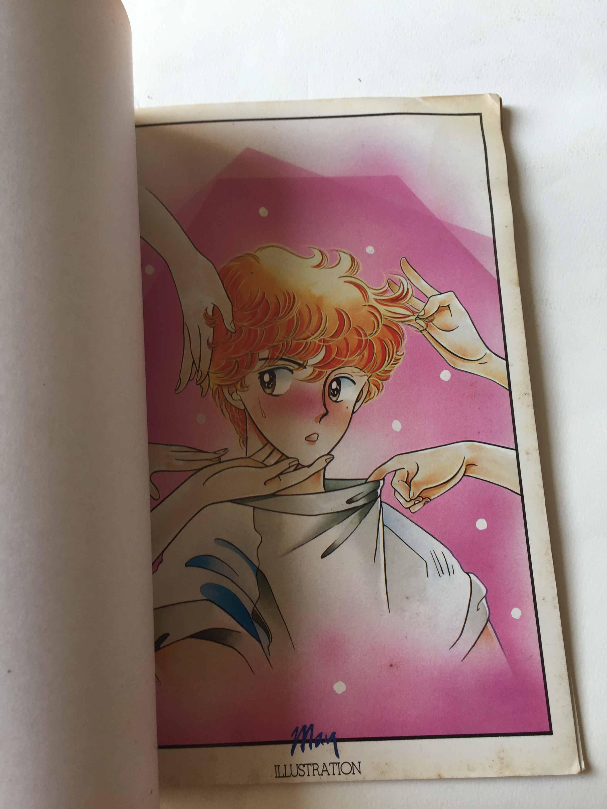 หนังสือภาพเก่า May Illustrations ภาพการ์ตูนสวย ภาพสีทั้งเล่ม ลายเส้นจาก คุณเมย์ ***แต่ละแผ่นหลุดจากสัน มีรอย ตามภาพ ผลงานโดย May, Present โดย Main Point ชุดที่ 1 ปี 1986