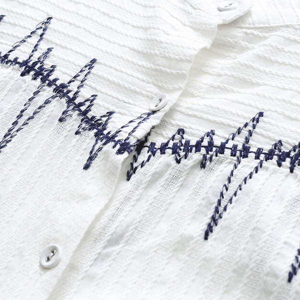 เสื้อเชิ้ตคอจีน แขนยาวมีสแนป ปักลายที่อก (12209LM)