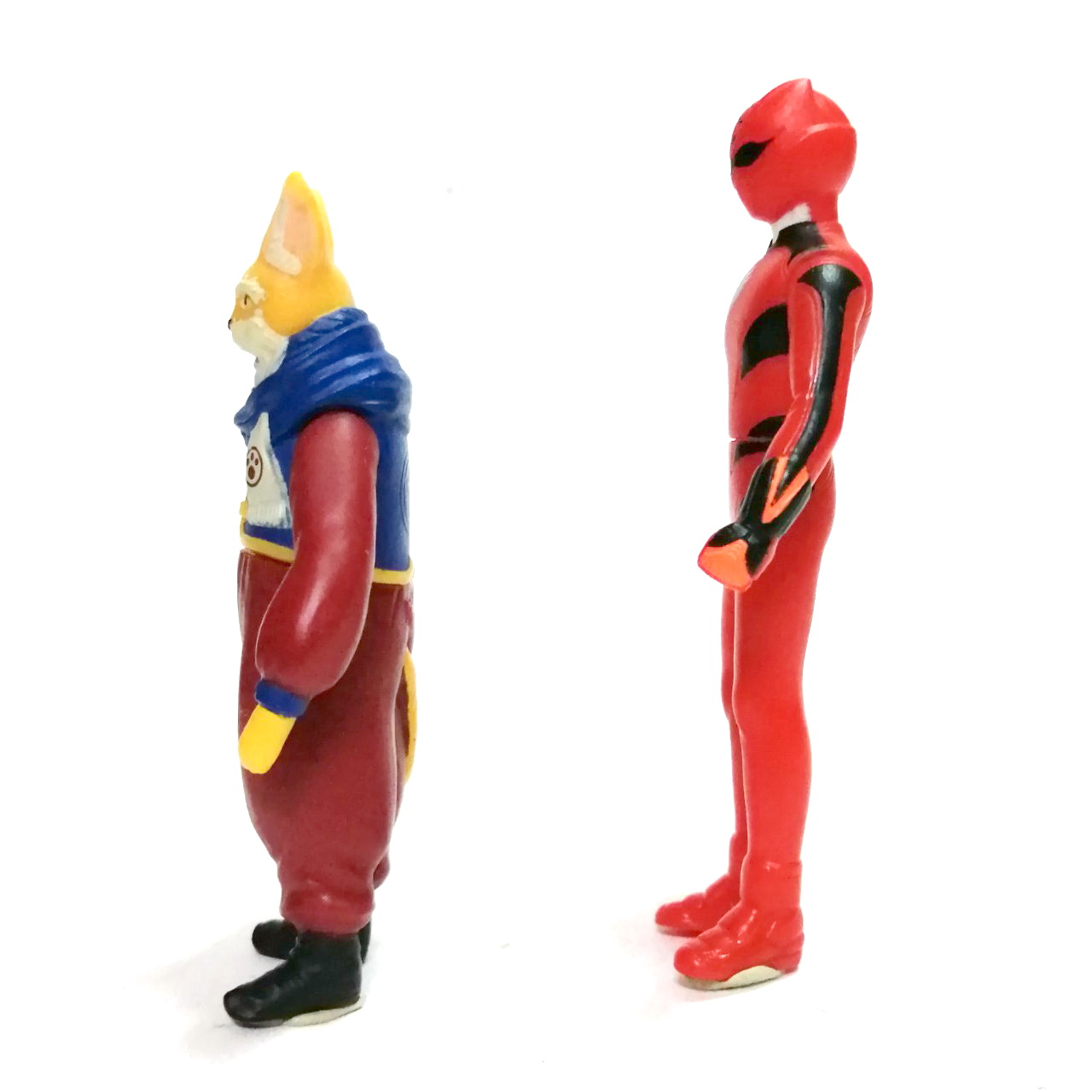 ซอฟ 3 -3.5นิ้ว ขนาดตามรูป เกคิเรด (ชาง)กับ อาจารย์ มาสเตอร์เชาฟู จากขบวนการ เกคิเรนเจอร์ สภาพดีมีรอยบ้าง ขายคู่