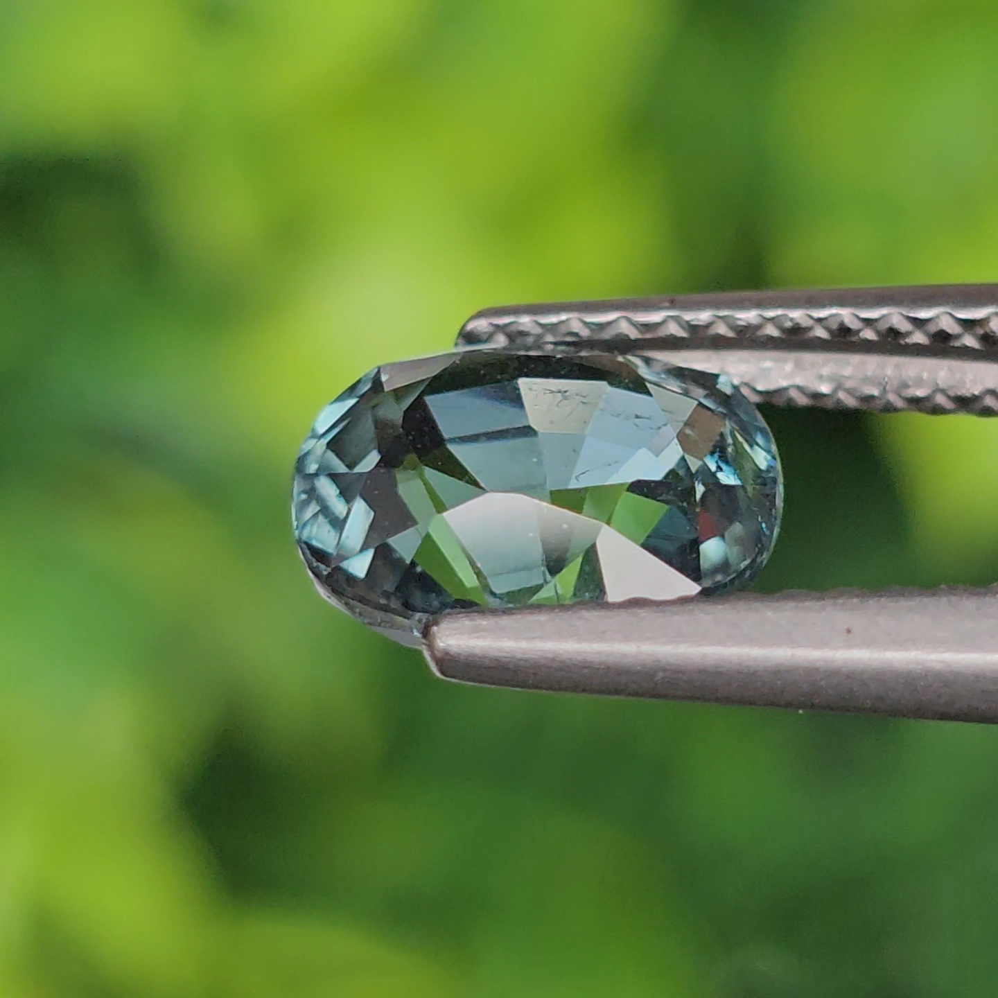 พลอย ทัวร์มาลีน (Tourmaline) 2.02 กะรัต (Cts.) พลอยแท้ อัญมณีมงคลประจําวันเกิด เครื่องประดับพลอย