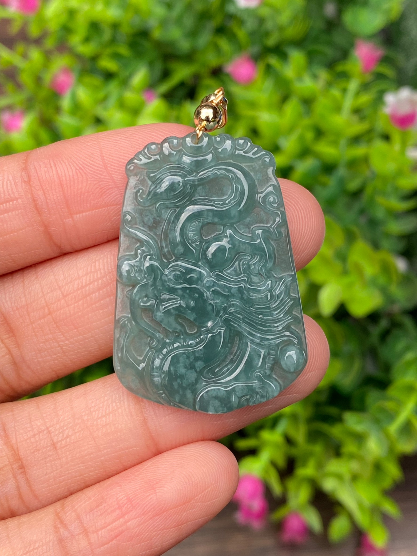 หยก พม่า แท้ จี้หยก (Burmese jadeite) แกะสลักมังกร 44.17 กะรัต (Cts.) หยกแท้ อัญมณีมงคลประจําวันเกิด เครื่องประดับหยก