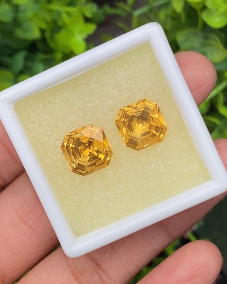 พลอย ซิทริน Citrine 8.765 กะรัต (Cts.) 2 เม็ด (Pcs.) พลอยแท้ อัญมณีมงคลประจําวันเกิด เครื่องประดับพลอย
