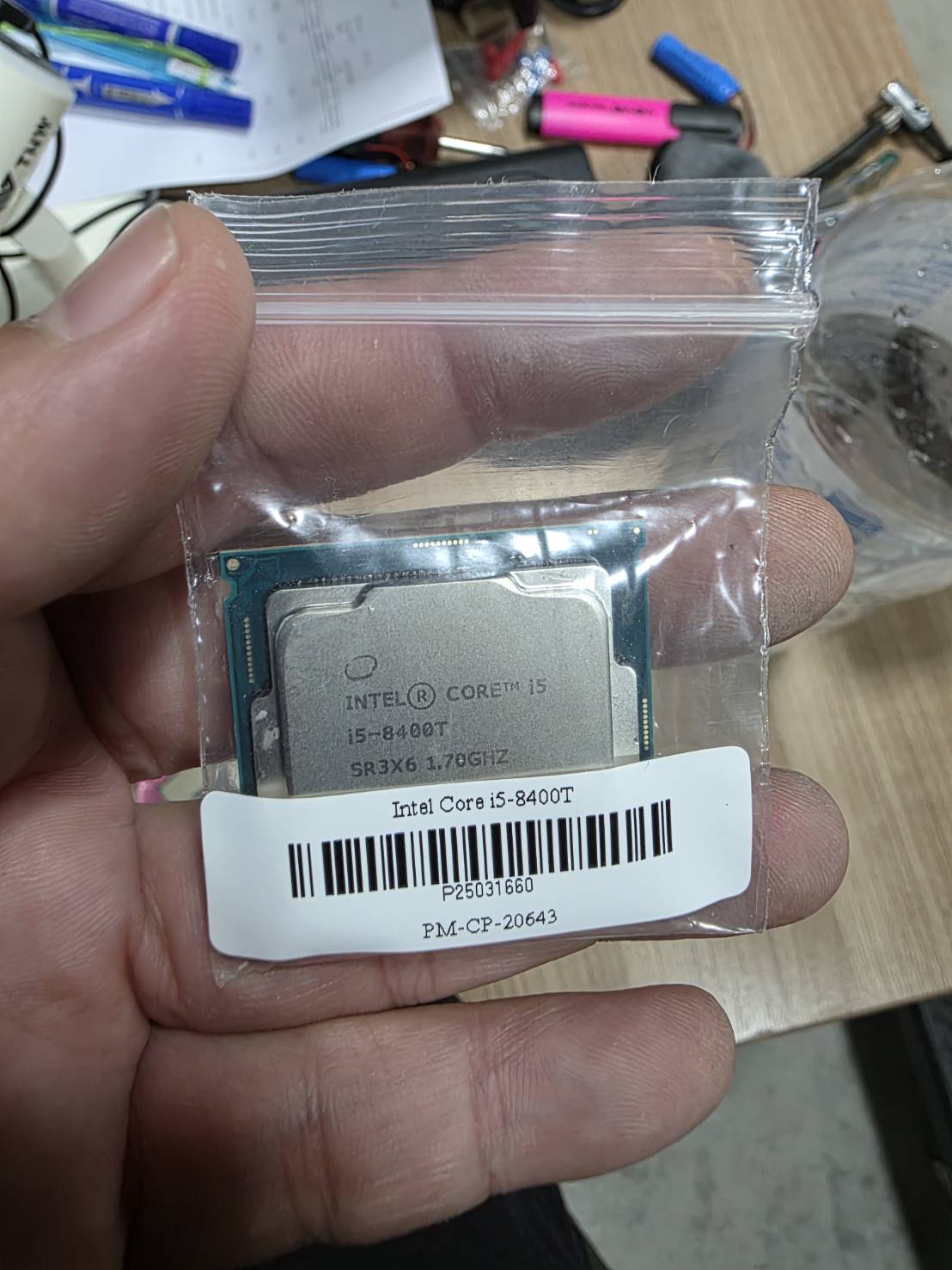 Intel Core i5-8400T มี 16 ตัว
