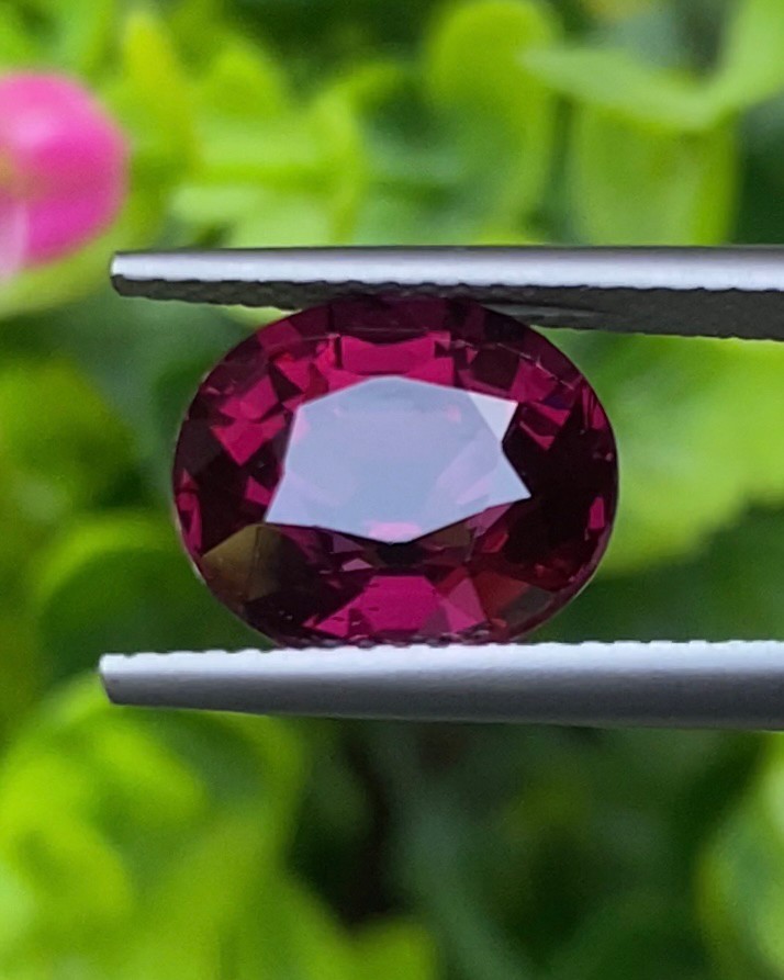 พลอย โรโดไลต์ กาเน็ท Rhodolite Garnet 5.23 กะรัต Cts.พลอยแท้ อัญมณีมงคลประจําวันเกิด เครื่องประดับพลอย