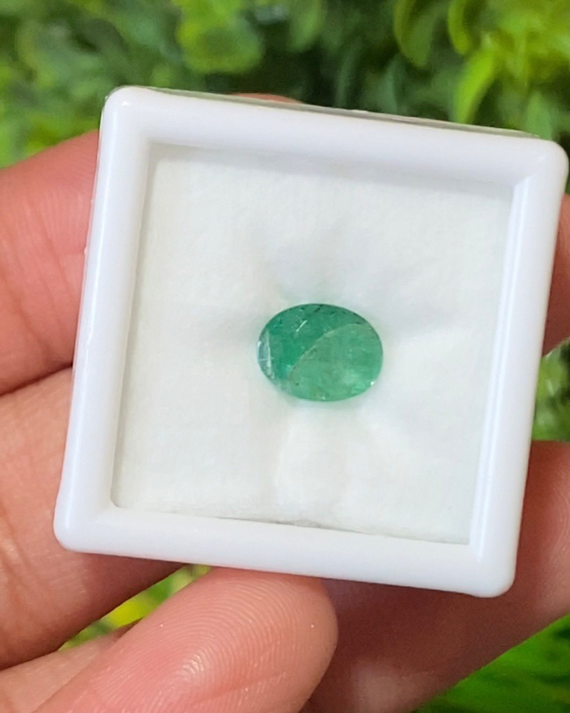 พลอย มรกต Natural Emerald แซมเบีย 1.26 กะรัต (Cts.) พลอยแท้ อัญมณีมงคลประจําวันเกิด เครื่องประดับพลอย