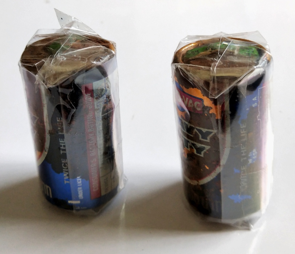 ของเก่าสะสม ไฟฉาย EVEREADY กระบอกเหล็ก เปลี่ยนถ่าน และหลอดไฟได้ สภาพเก่าเก็บ ใช้ไม่ได้แล้ว แถมถ่าย RAY O VAC (ถ่านสิ้นสภาพการใช้งานแล้ว)2ก้อน ยังไม่ได้แกะขั้ว ขายทั้งหมด