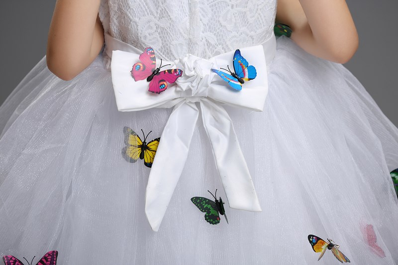 Pre-order ชุดราตรีเด็ก หน้าสั้นหลังยาว แขนกุด ผ้าลูกไม้ กระโปรงตาข่าย แต่งผีเสื้อสามมิติ สวยหวานน่ารักมาๆ