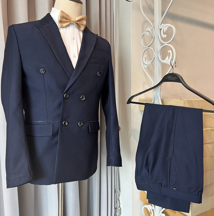 เช่า ชุดสูทชาย สีกรม รุ่นกระดุมสองแถว